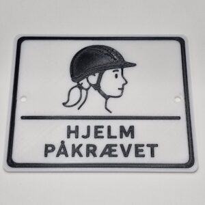 Staldskilt – Hjelm Påkrævet